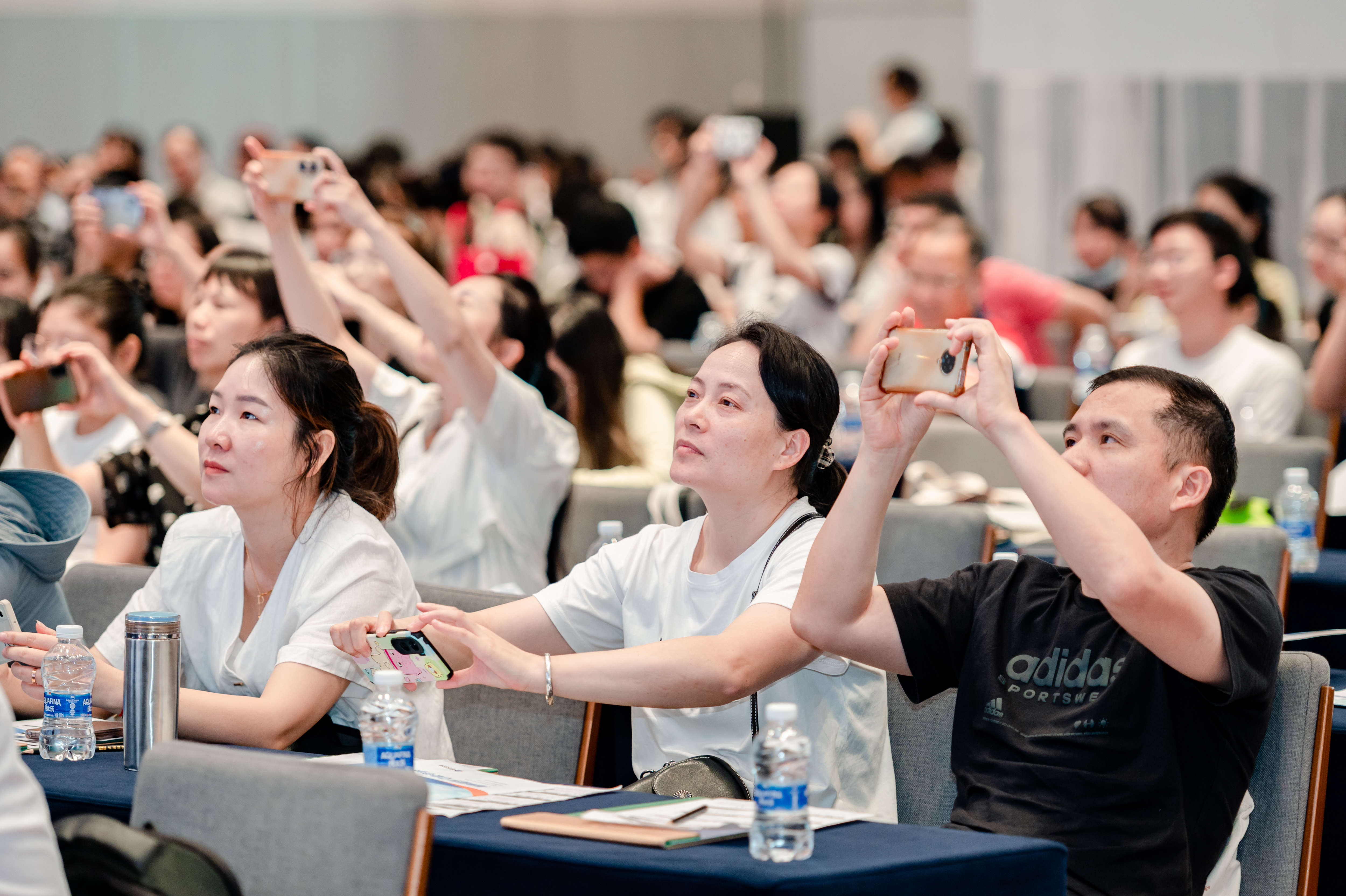 聽課特寫.jpg 聽課特寫.jpg